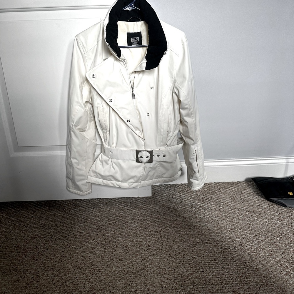 NILS womens size 8 ski jacket parka. EUC $405 msrp. Waterproof.